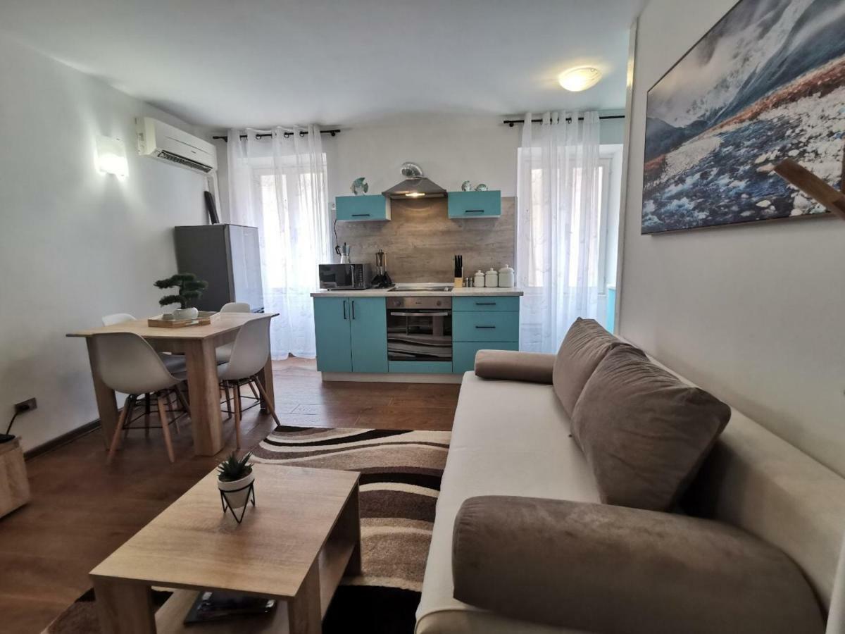 A Charming One-Bedroom Apartment In The Heart Of 'Rovinj' Экстерьер фото