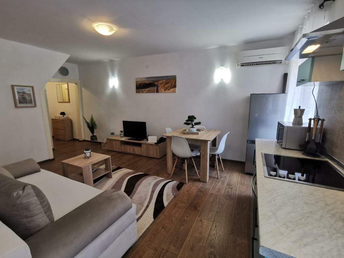 A Charming One-Bedroom Apartment In The Heart Of 'Rovinj' Экстерьер фото